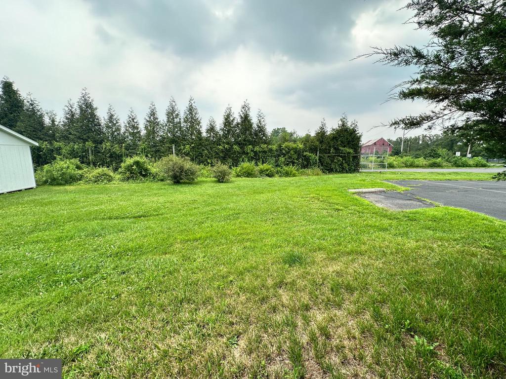 1301 N GRAVEL PIKE Unit: B