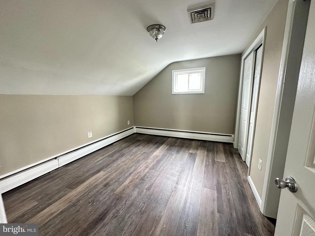 1301 N GRAVEL PIKE Unit: B