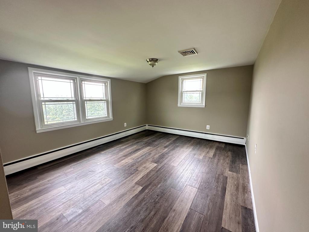 1301 N GRAVEL PIKE Unit: B