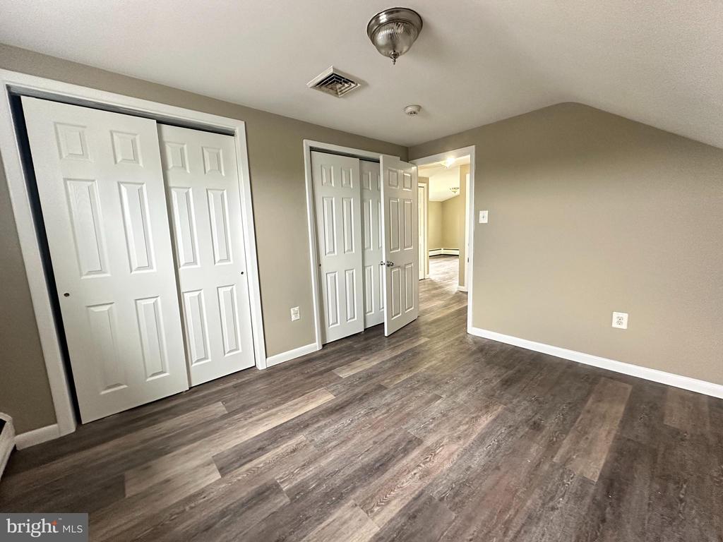 1301 N GRAVEL PIKE Unit: B