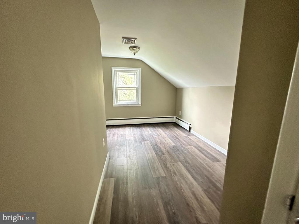 1301 N GRAVEL PIKE Unit: B