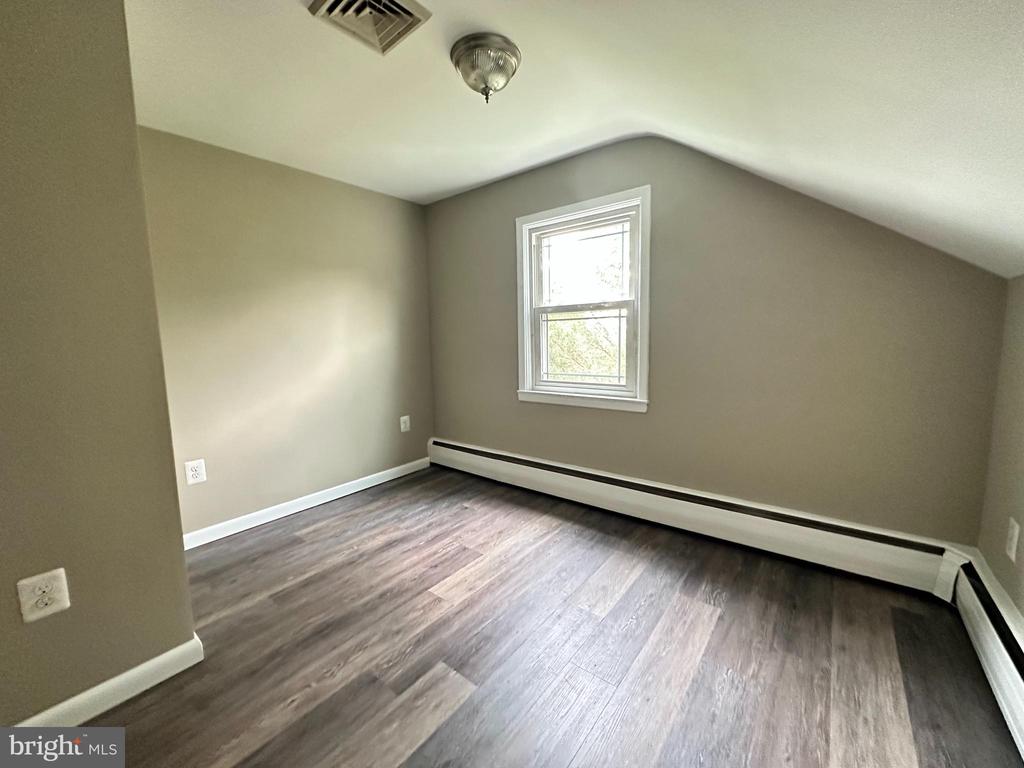 1301 N GRAVEL PIKE Unit: B