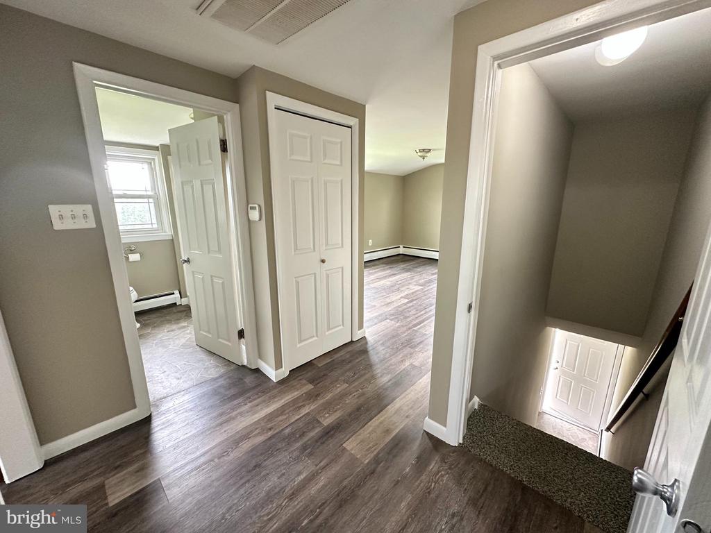 1301 N GRAVEL PIKE Unit: B