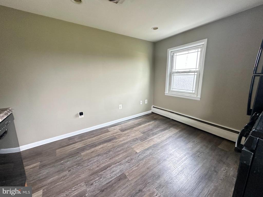 1301 N GRAVEL PIKE Unit: B