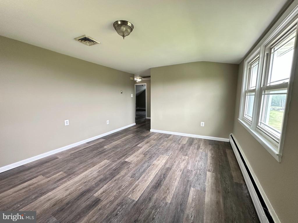 1301 N GRAVEL PIKE Unit: B