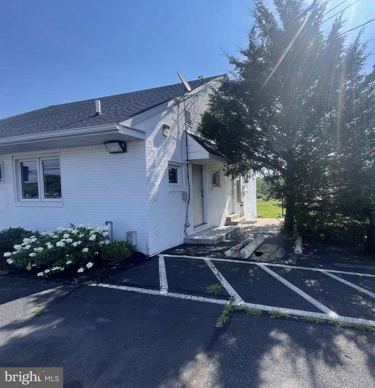 1301 N GRAVEL PIKE Unit: B