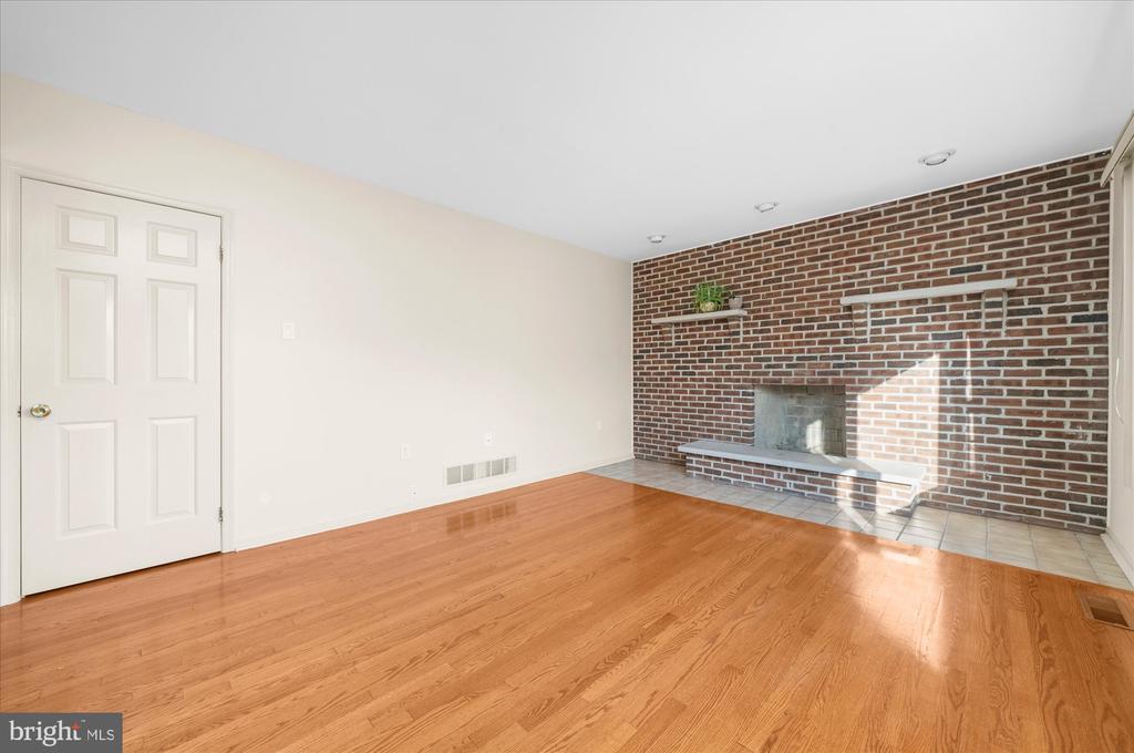735 E TOWNSHIP LINE ROAD
