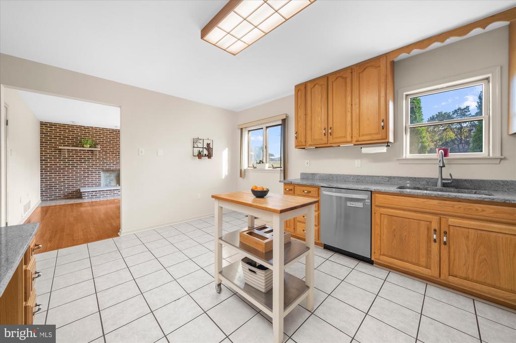 735 E TOWNSHIP LINE ROAD