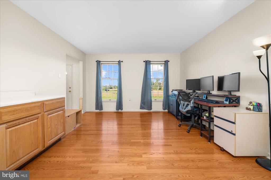 735 E TOWNSHIP LINE ROAD