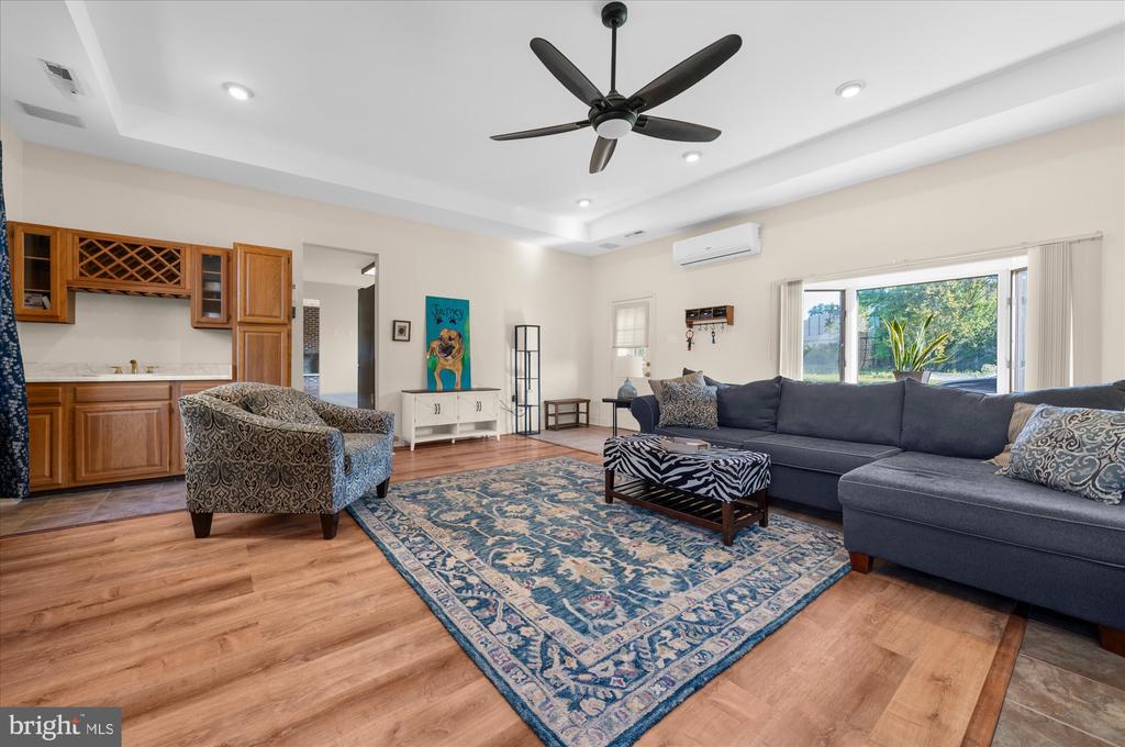 735 E TOWNSHIP LINE ROAD