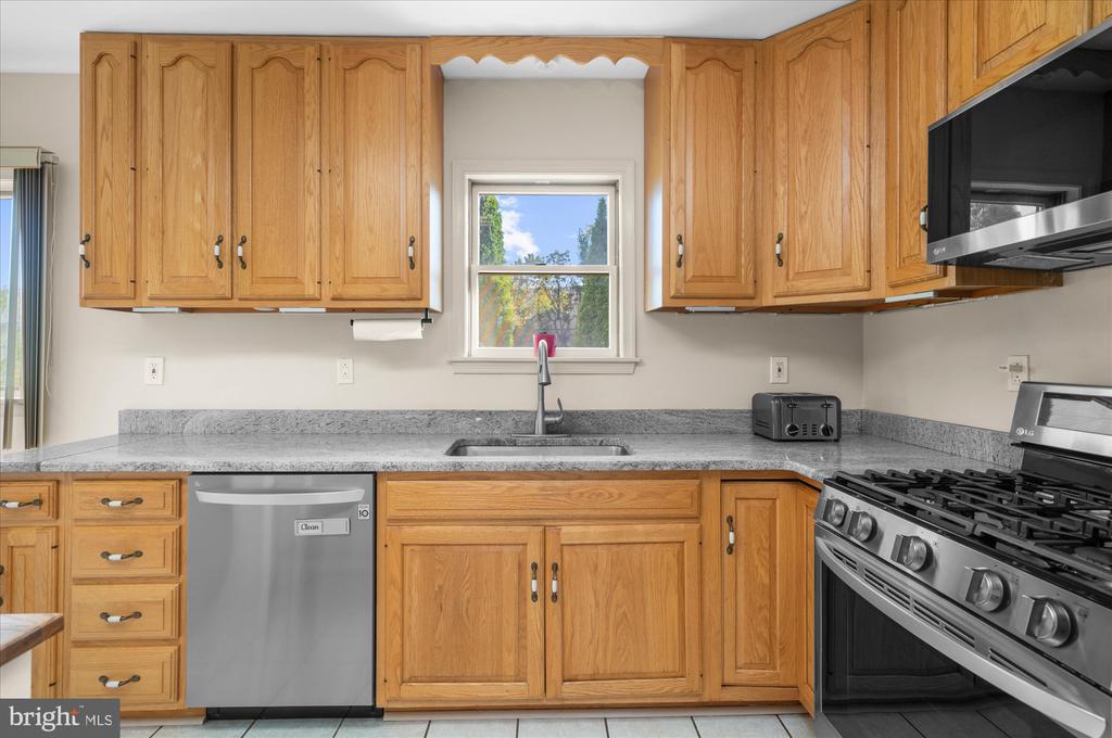735 E TOWNSHIP LINE ROAD