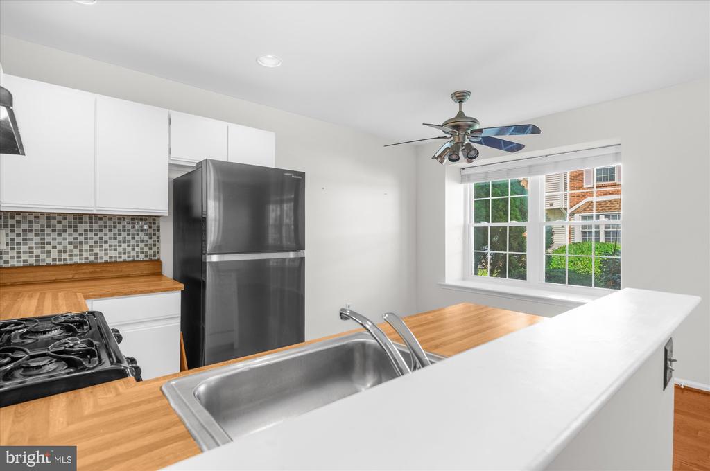509 CRYSTAL LANE Unit: 23-B