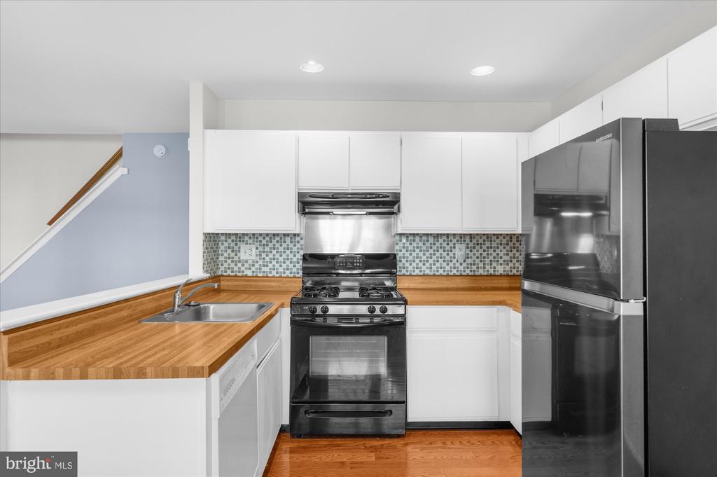 509 CRYSTAL LANE Unit: 23-B