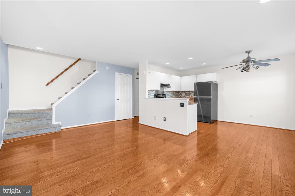 509 CRYSTAL LANE Unit: 23-B