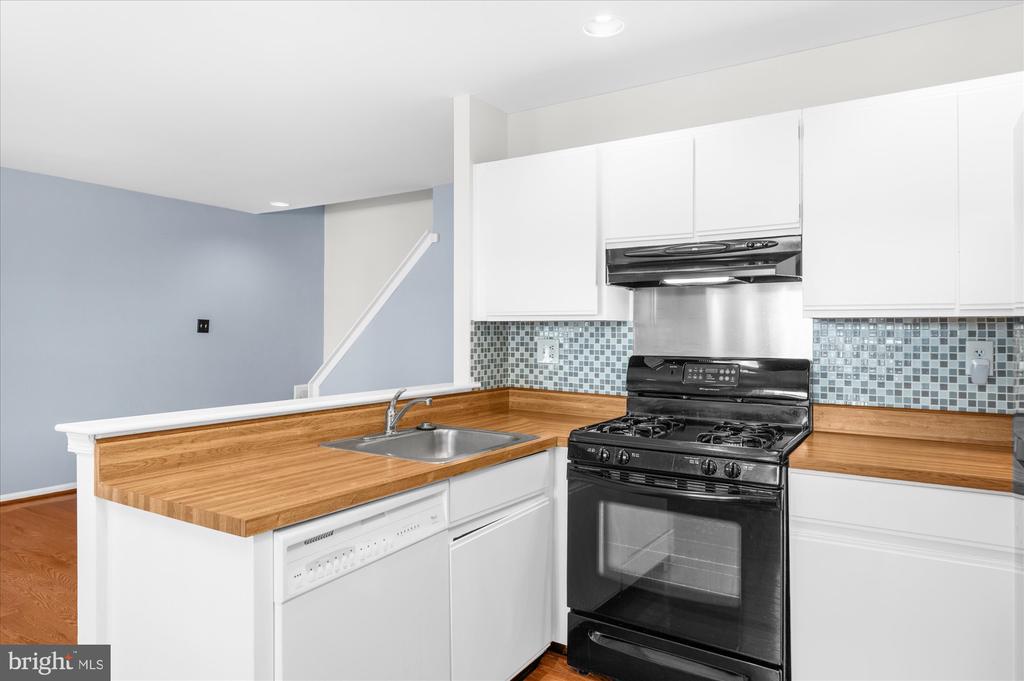 509 CRYSTAL LANE Unit: 23-B