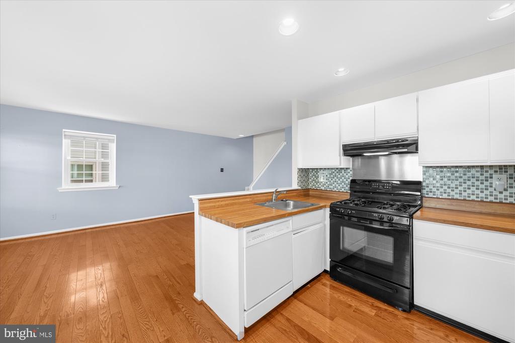 509 CRYSTAL LANE Unit: 23-B