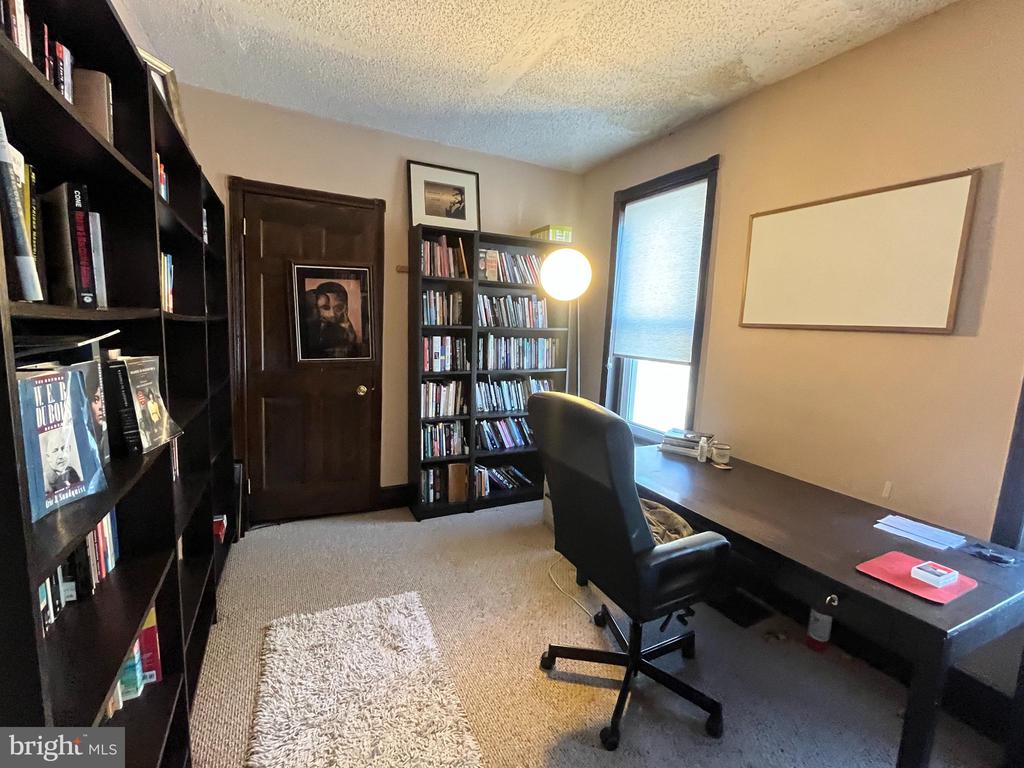 360 E CHURCH LANE