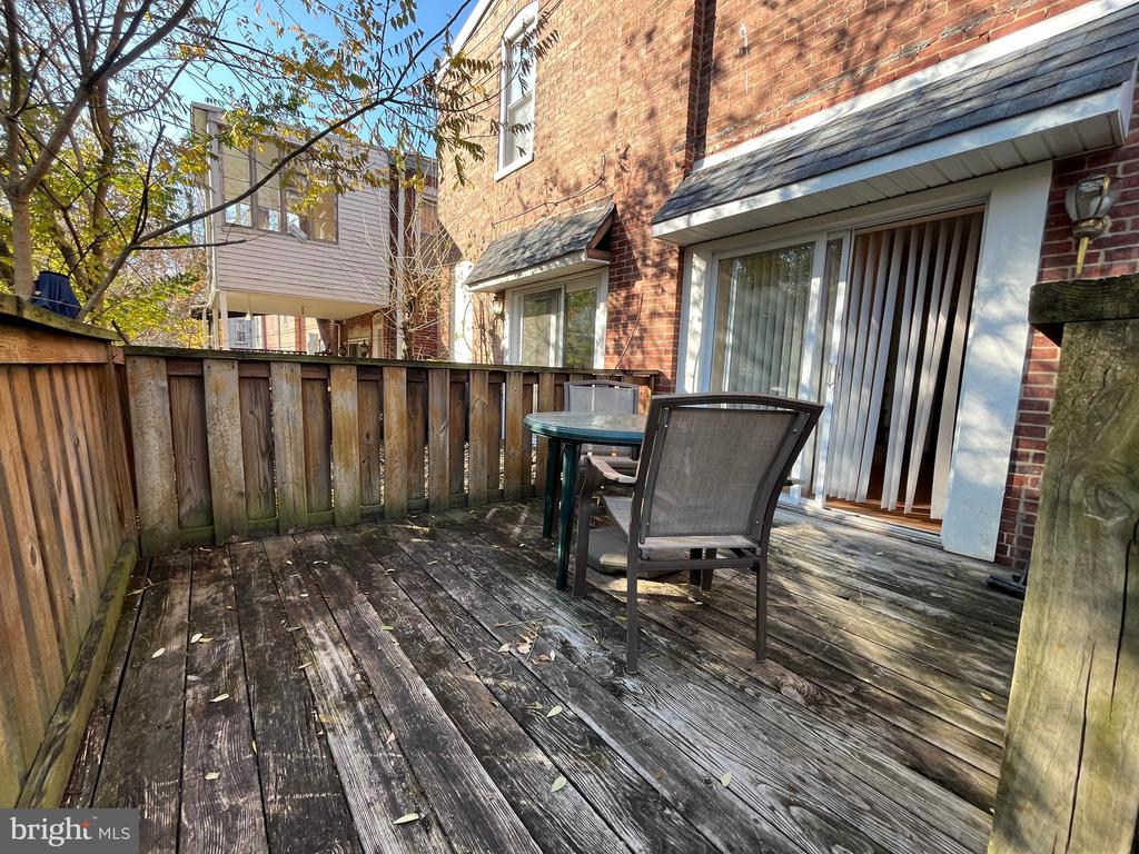 360 E CHURCH LANE
