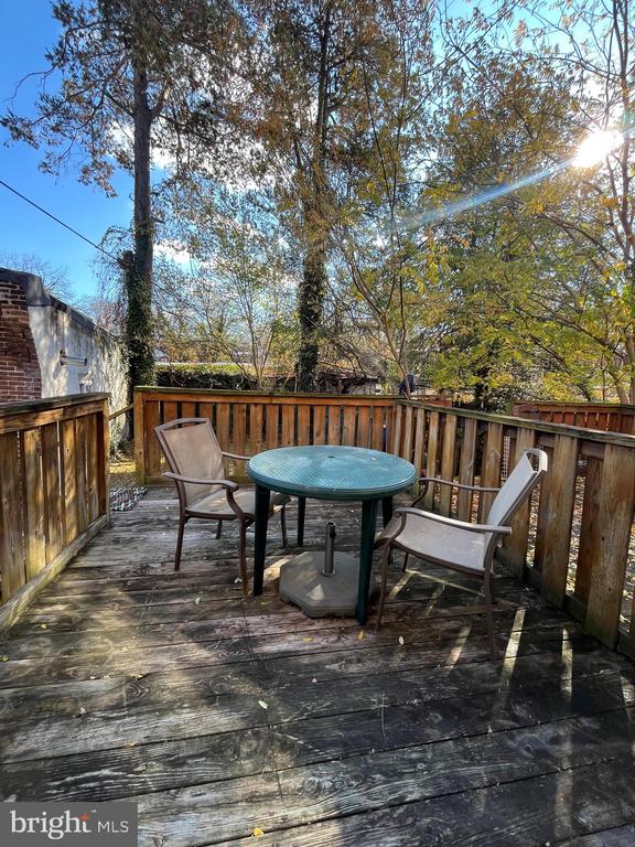 360 E CHURCH LANE