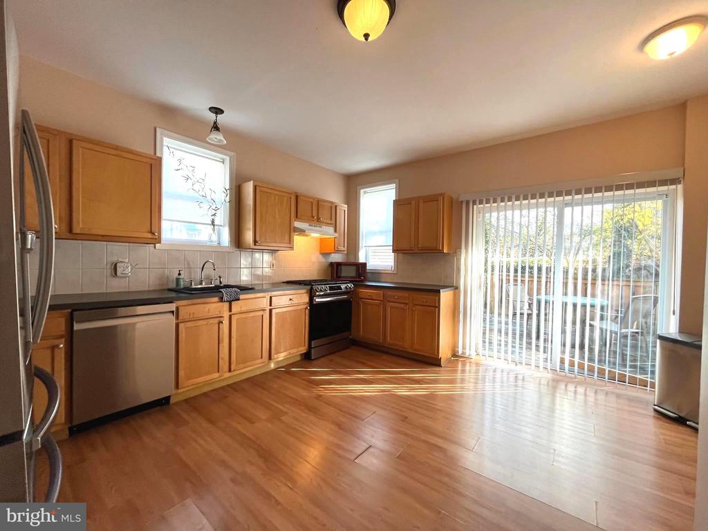 360 E CHURCH LANE