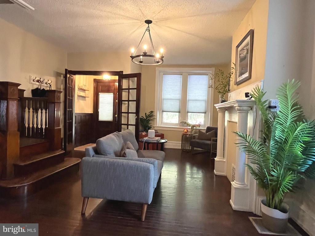 360 E CHURCH LANE