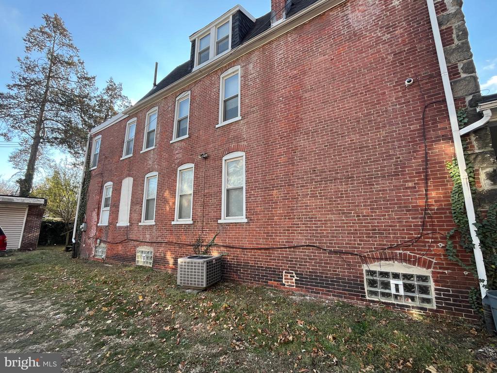 360 E CHURCH LANE