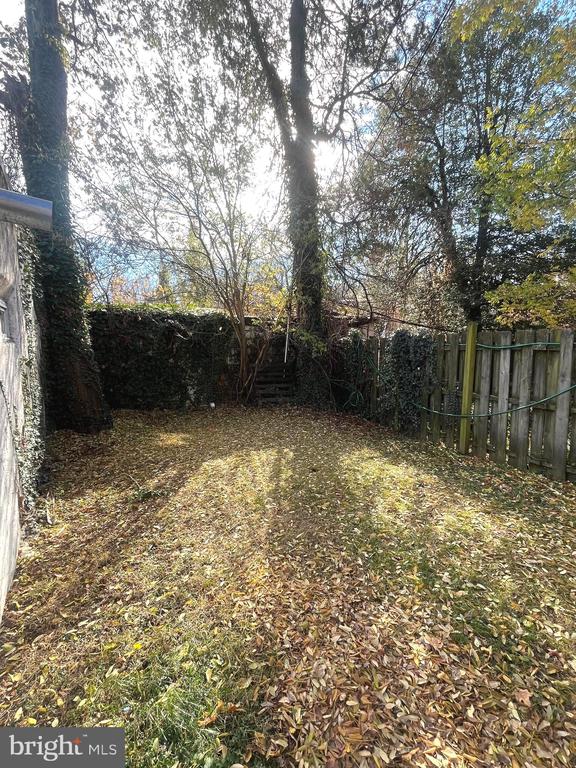 360 E CHURCH LANE