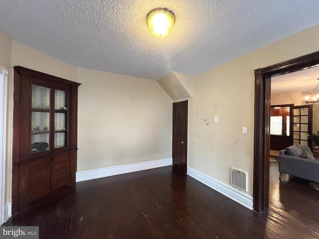 360 E CHURCH LANE