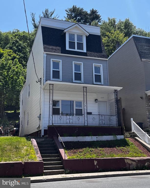 575 PEACOCK STREET