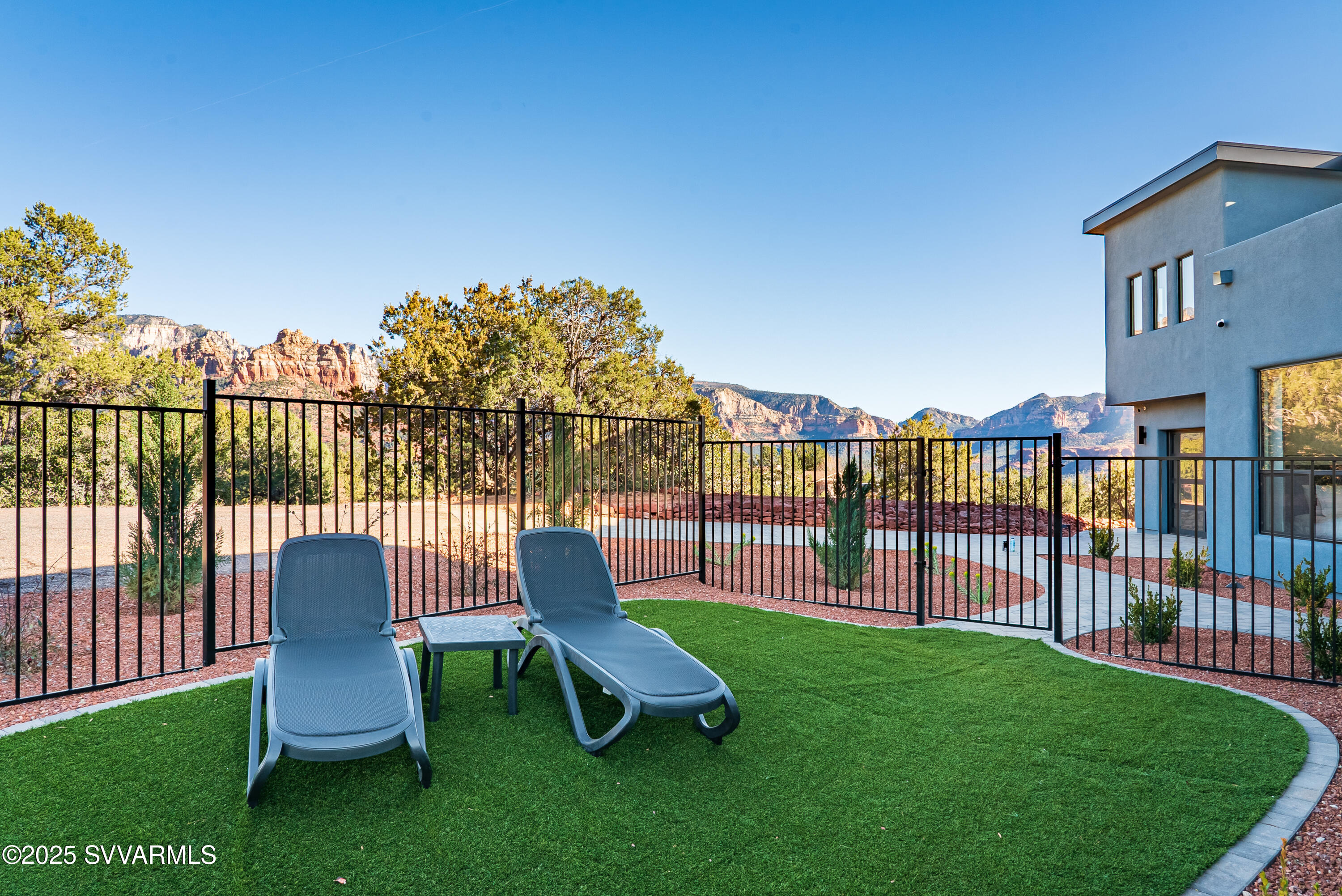 180 Manzanita Lane