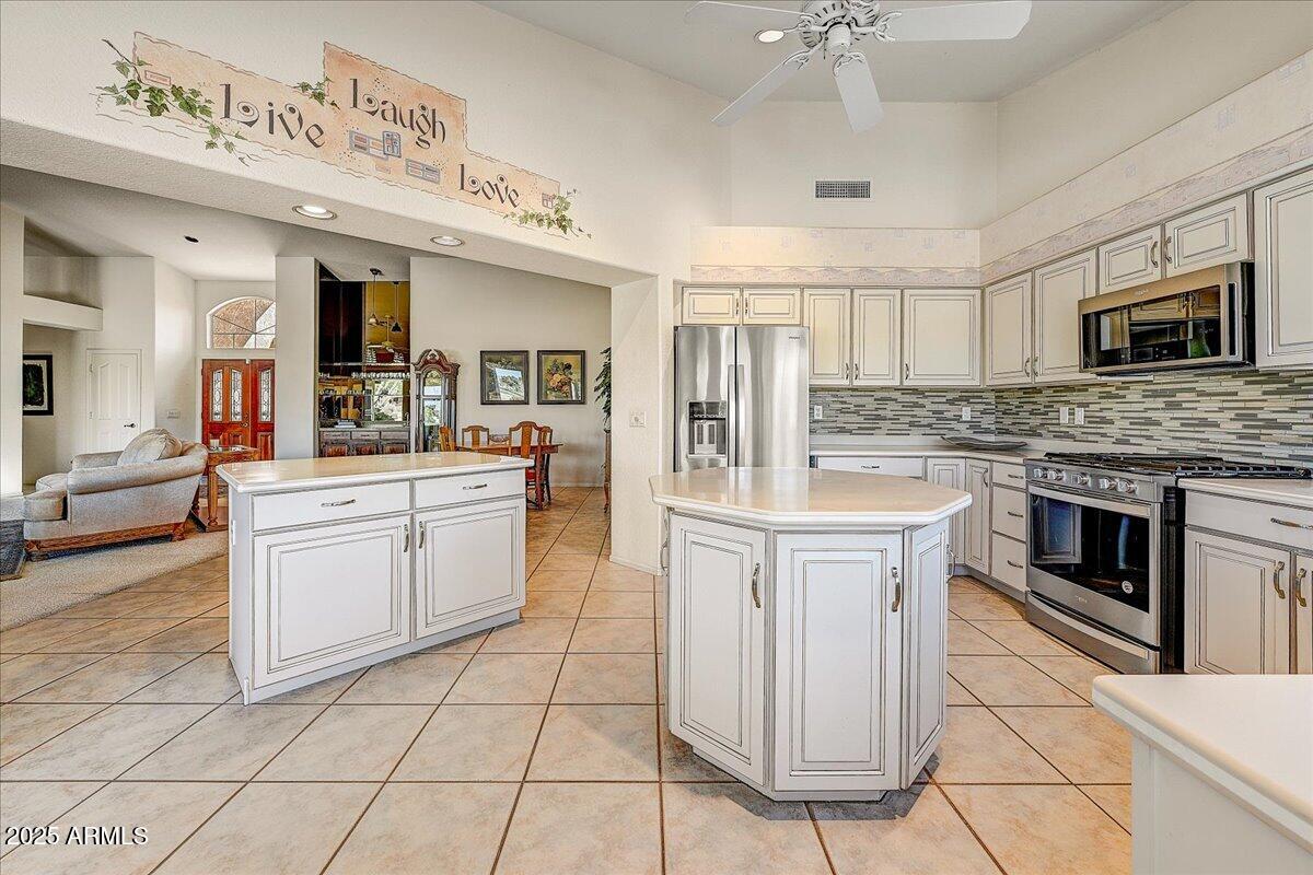 8502 W TOPEKA Drive