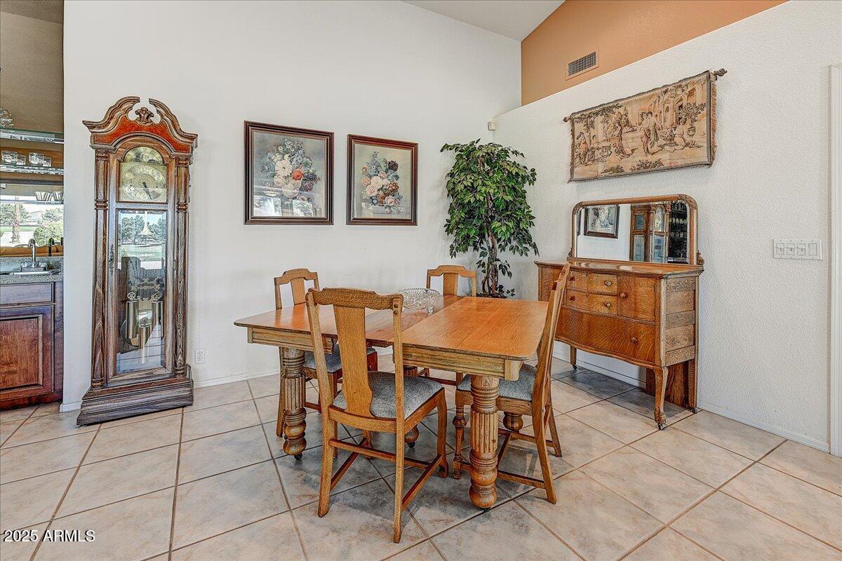 8502 W TOPEKA Drive