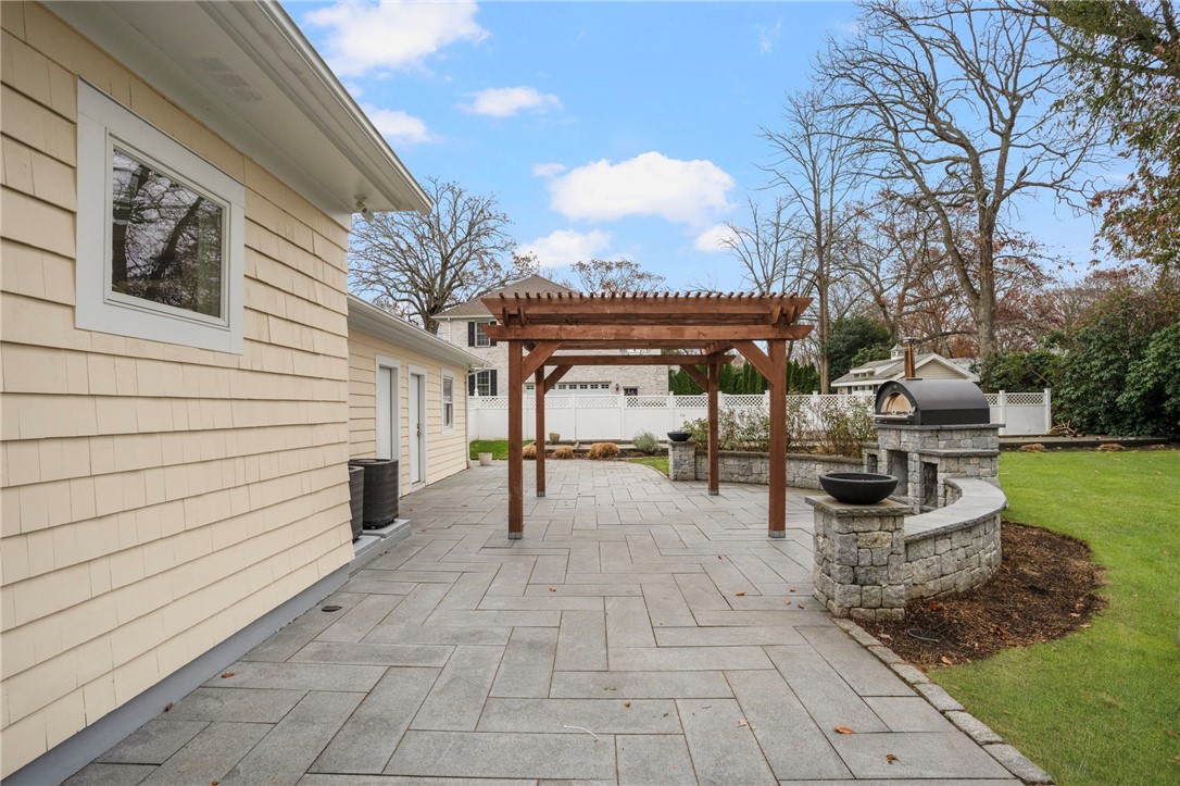 275 Meshanticut Valley Parkway