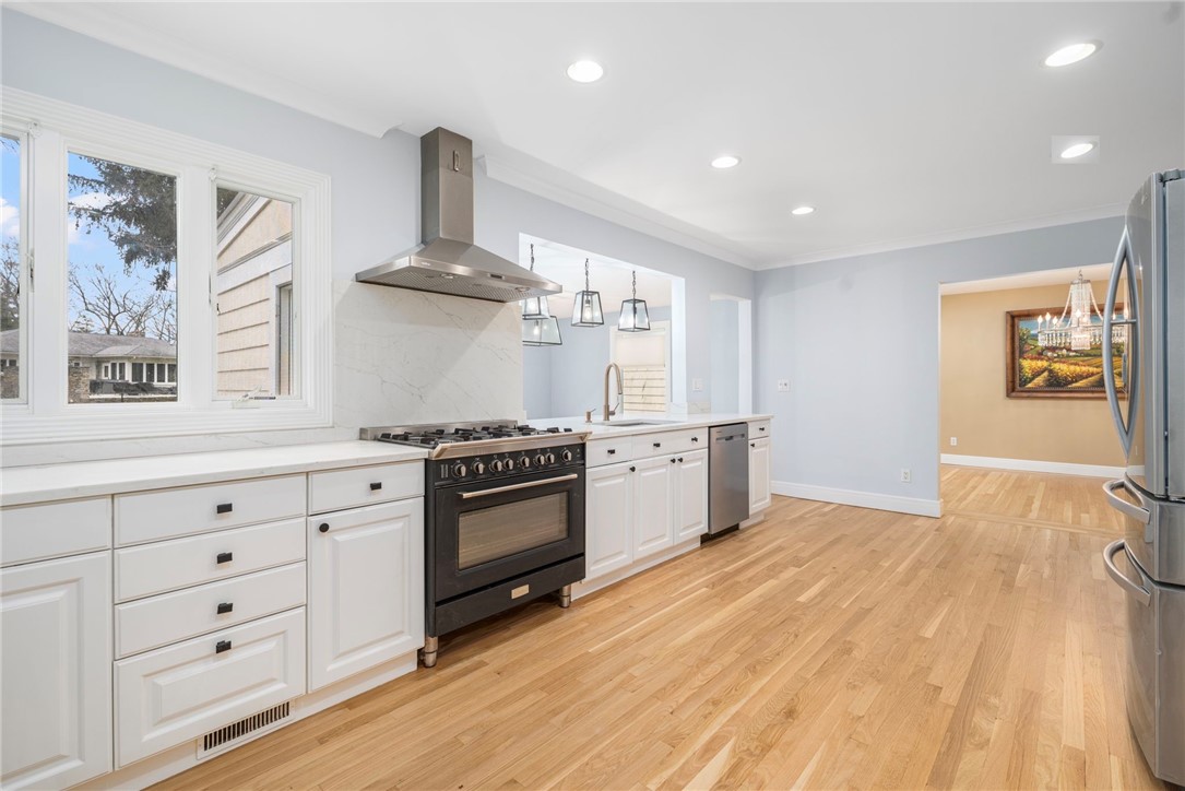 275 Meshanticut Valley Parkway