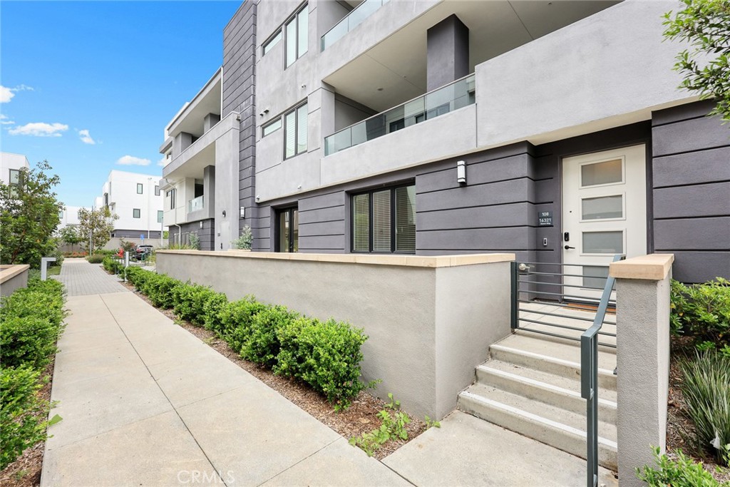 16321 Dawn Way 108