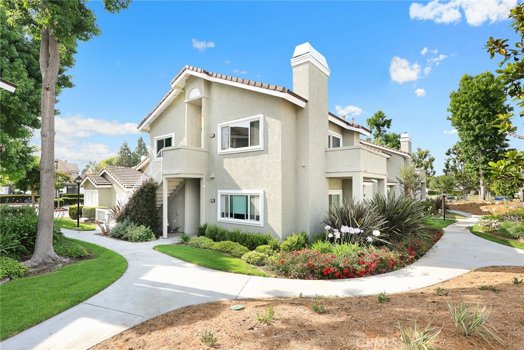 549 Springbrook N