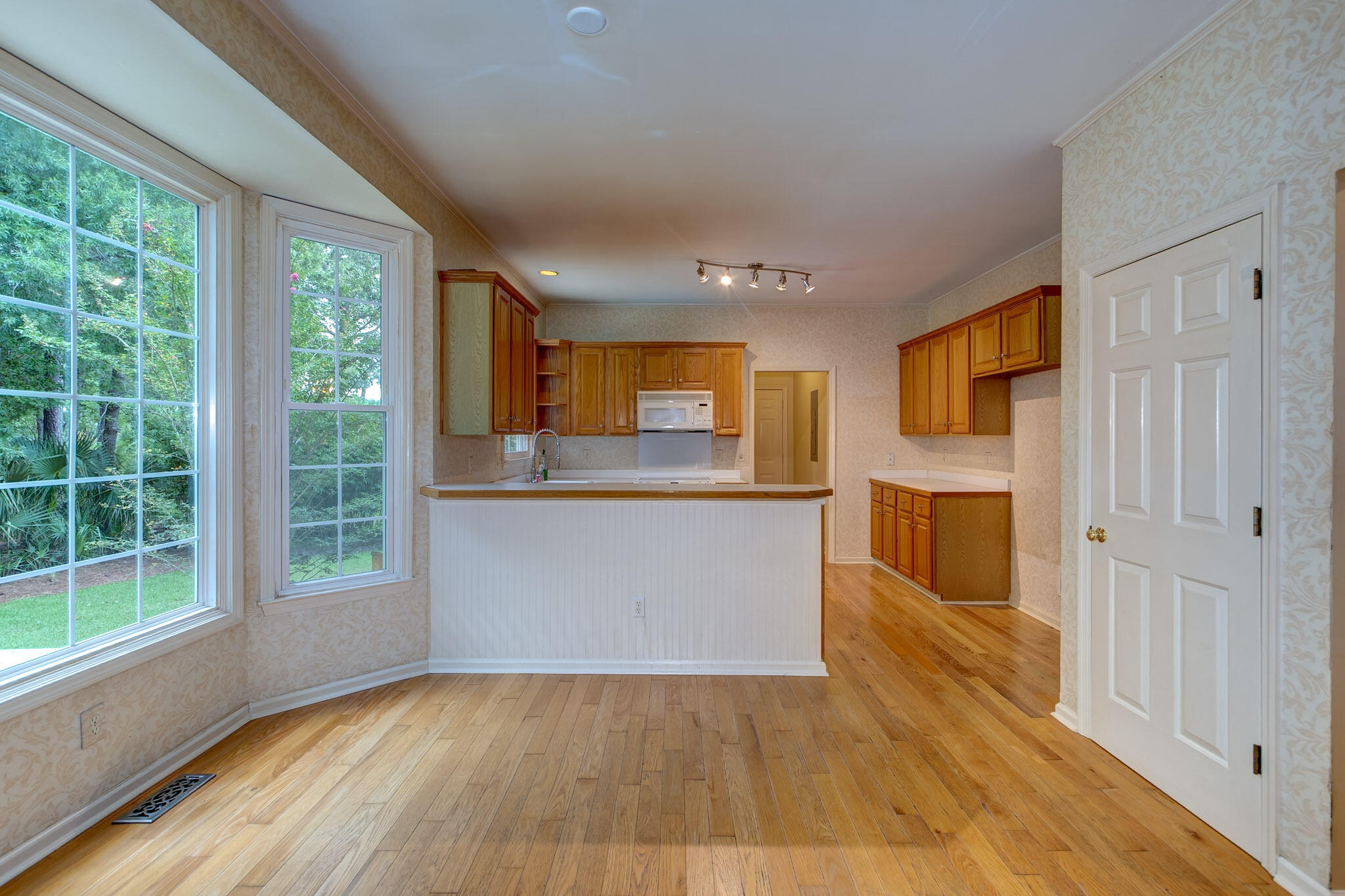180 Oak Point Landing Drive