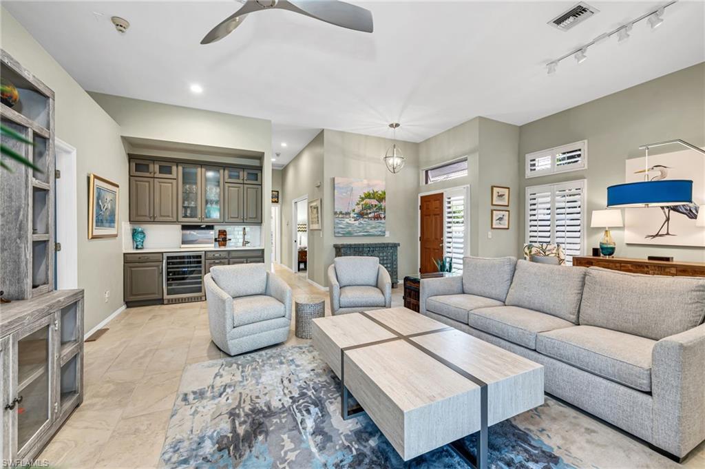 3272 Montara DR