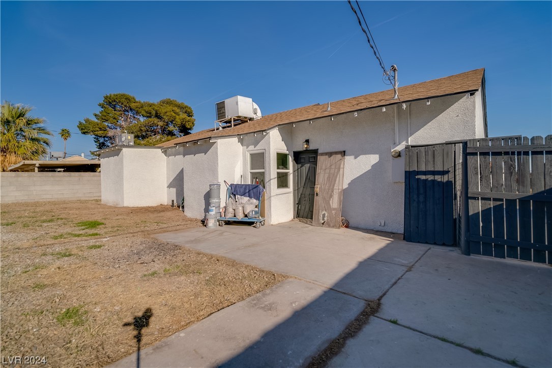 218 Earl Street