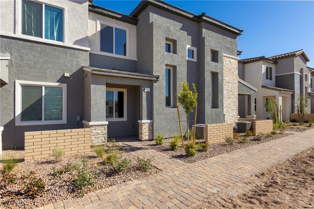 225 Krameria Avenue