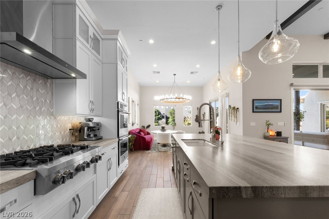 6262 Petroglyph Avenue