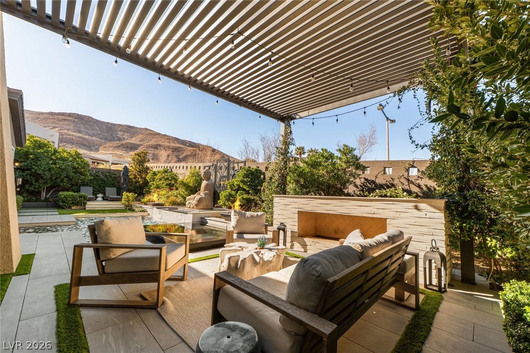 6262 Petroglyph Avenue