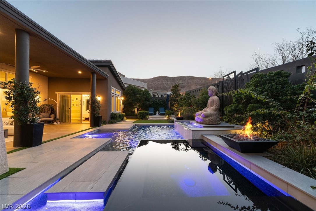 6262 Petroglyph Avenue