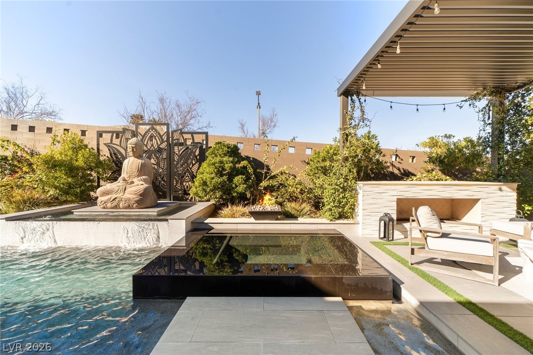 6262 Petroglyph Avenue