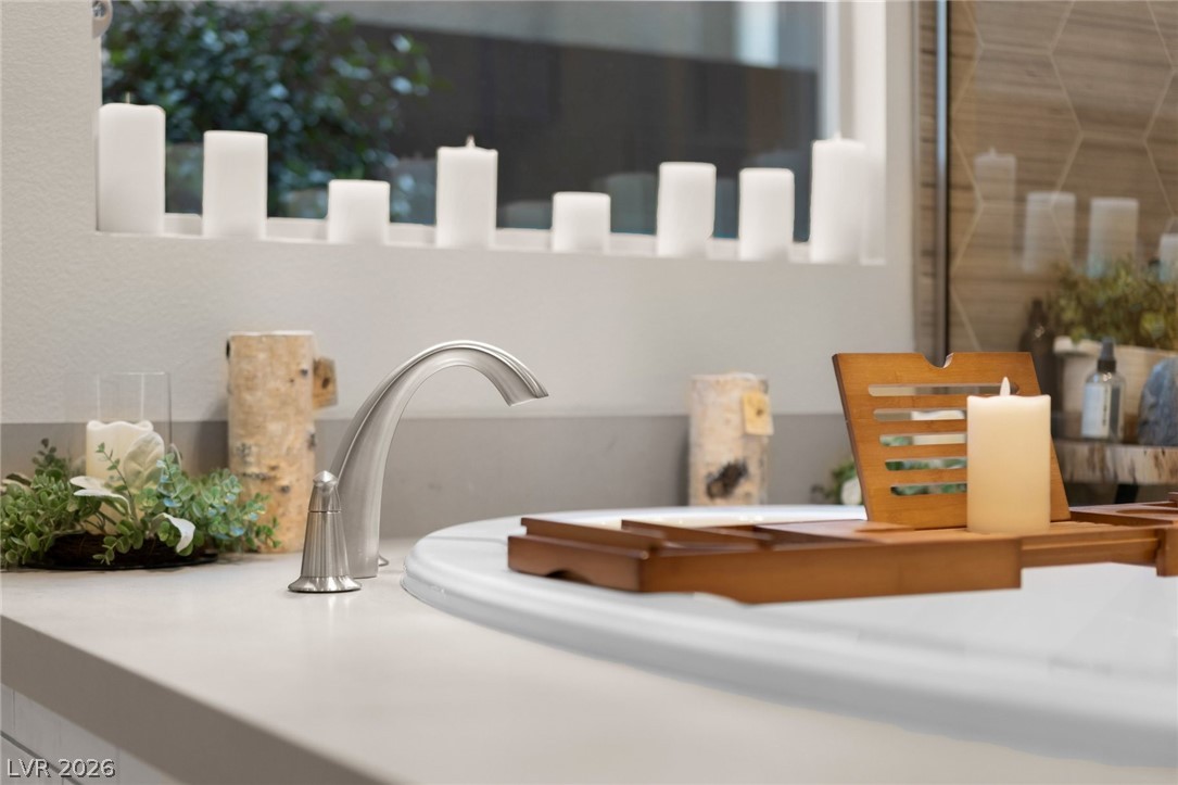 6262 Petroglyph Avenue