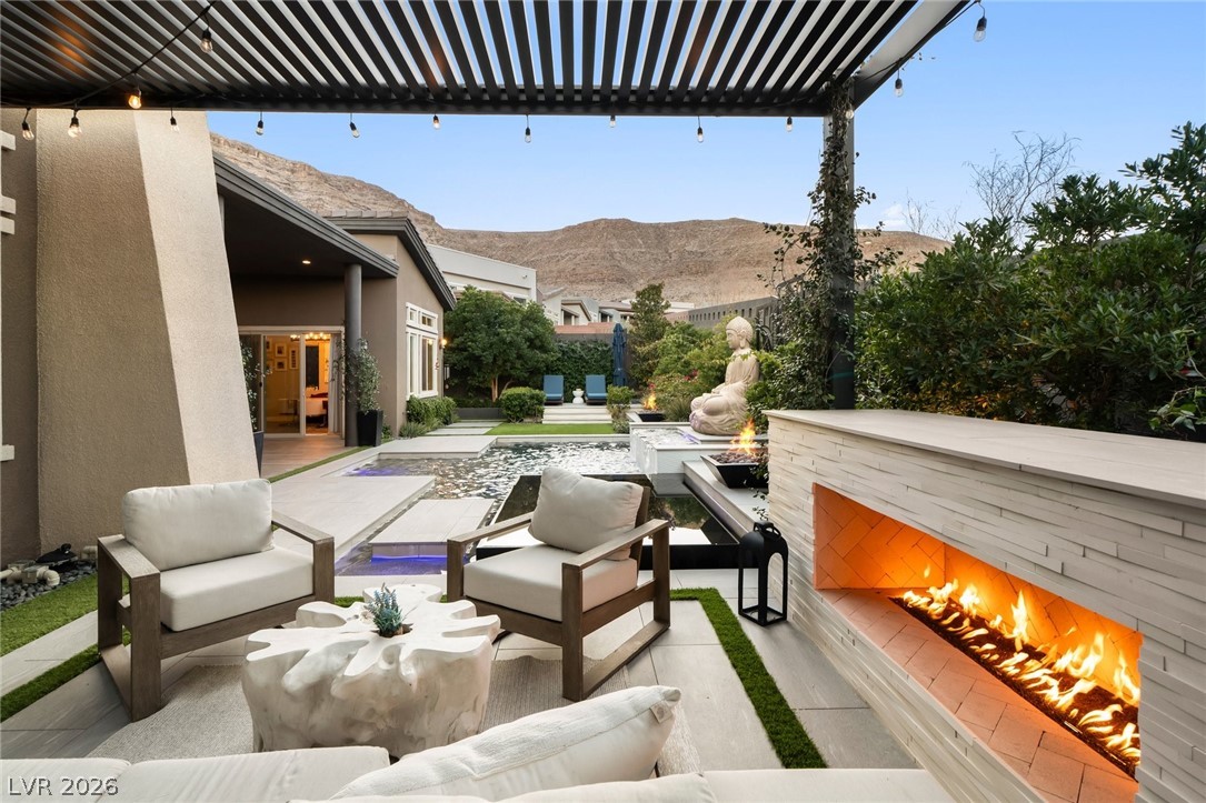 6262 Petroglyph Avenue