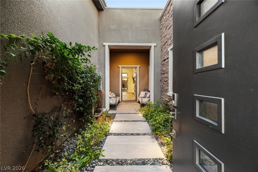 6262 Petroglyph Avenue