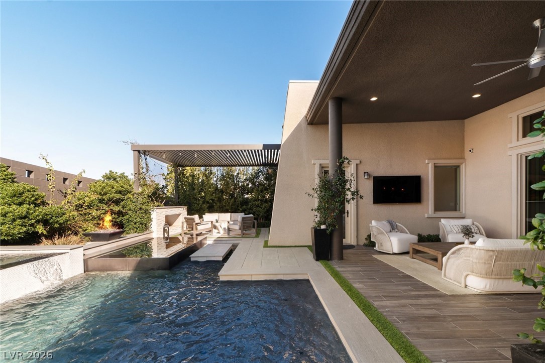 6262 Petroglyph Avenue