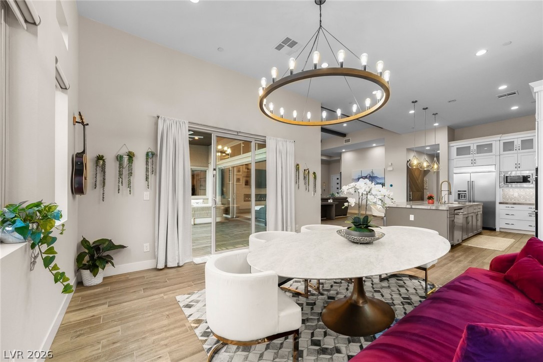 6262 Petroglyph Avenue