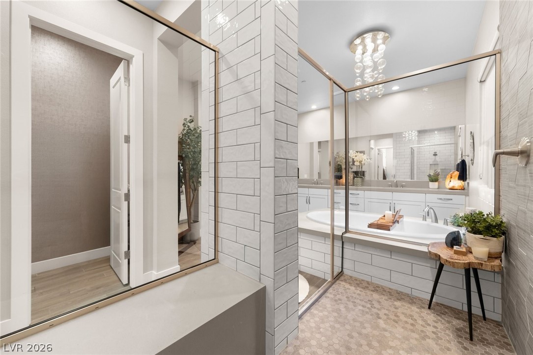 6262 Petroglyph Avenue